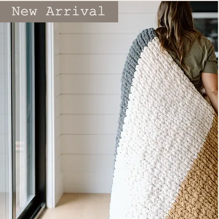 000 210 Nic Nak Knits Blanket Standard Throw