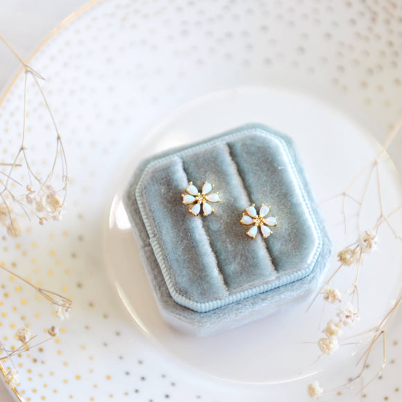 006 ($70) Lou Opal Daisy Stud Earrings 