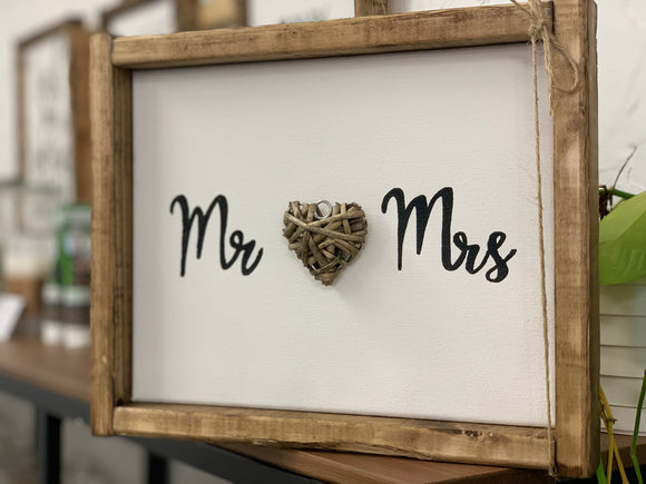 141 ($25) Sign - Mr & Mrs with Heart