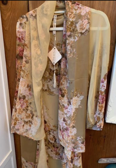 001 ($100) Ellemairco - Little Wing - Dusty Gold with Floral